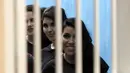 Sejumlah tahanan wanita menunggu giliran untuk naik panggung saat mengikuti kontes kecantikan di penjara Baja California, Tijuana, Meksiko, Selasa (9/6/2015). (REUTERS/Jorge Duenes)