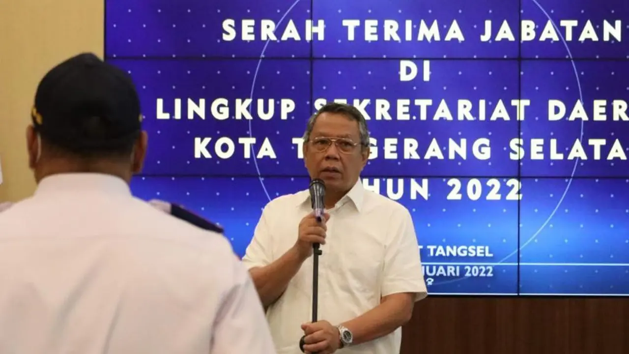 Wali Kota Tangsel Benyamin Davnie