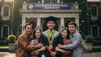 Prompt Gemini AI Edit Foto Wisuda Bareng Keluarga/Gemini AI