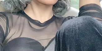 Masih ingat dengan lagu Sayang? Hits tersebut dibawakan penyanyi yang dikenal sebagai Shae. [Instagram/nonashe]