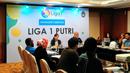 Sekjen PSSI, Ratu Tisha Destria, saat memimpin managers meeting dan drawing Liga 1 Putri 2019 di Hotel Sultan, Jakarta, Minggu (8/9/2019). (Bola.com/Muhammad Adiyaksa)
