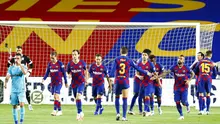 Para pemain Barcelona merayakan gol yang dicetak oleh Lionel Messi ke gawang Leganes pada laga La Liga di Stadion Camp Nou, Selasa (16/6/2020). Barcelona menang 2-0 atas Leganes. (AP Photo/Joan Montfort)