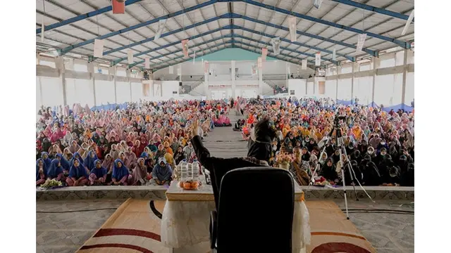 6 Momen Oki Setiana Dewi Lakukan Safari Dakwah di Papua, Semangat Berbagi Ilmu
