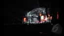 Avenged Sevenfold saat menyapa para pengemarnya saat konser bertajuk "Avenged Sevenfold Asia Tour 2015 Live in Jakarta" di Parkir Timur Senayan, Jakarta, (18/1/2015). (Liputan6.com/Panji Diksana)