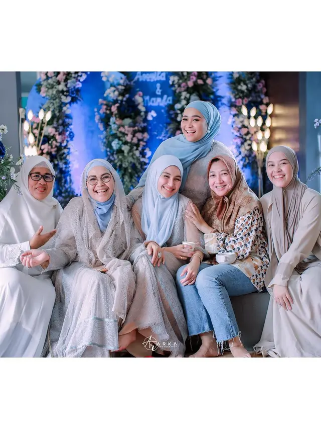 6 Potret Ayu Ting Ting di Tasyakuran Tujuh Bulanan Adik, Dihadiri Calon Mertua