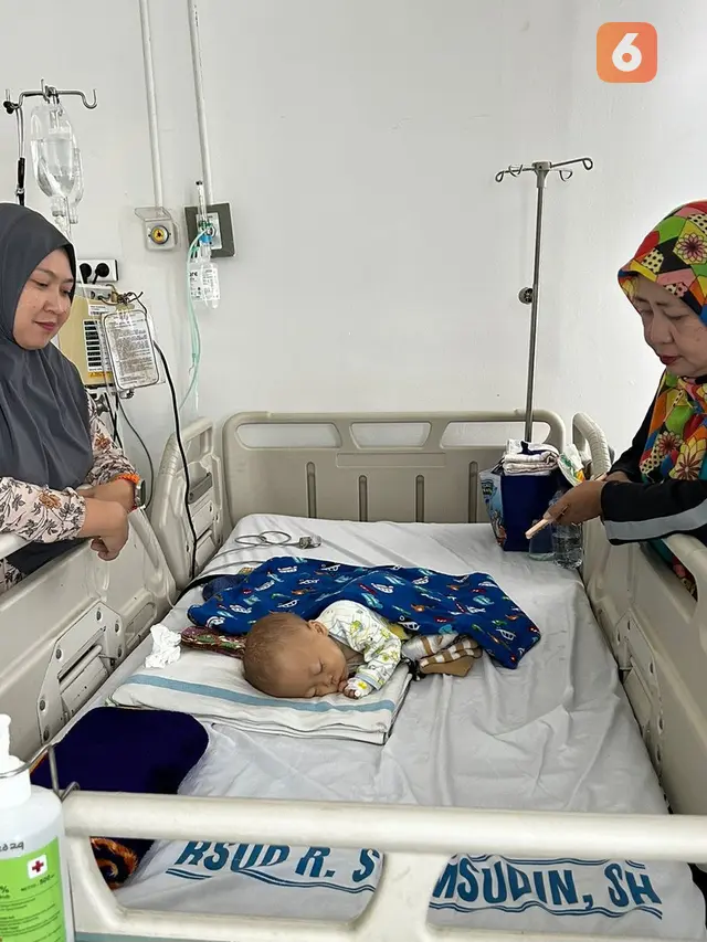 Bayi usia 1 tahun 7 bulan asal Kecamatan Cikembar Kabupaten Sukabumi mengalamj gizi buruk sudah dirujuk ke rumah (Liputan6.com/Istimewa).