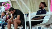 Striker anyar PSIS, Abou Bakr (kiri), dan Nerius Alom hadir di Stadion Moch Soebroto, Magelang. (Bola.com/Ronald Seger Prabowo)