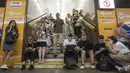 Pasukan Rusia dilaporkan menembakkan 11 rudal balistik dan jelajah ke Kiev sekitar pukul 11:30 pagi waktu setempat, menurut kepala staf Ukraina, Valerii Zaluzhnyi. (AP Photo/Evgeniy Maloletka)