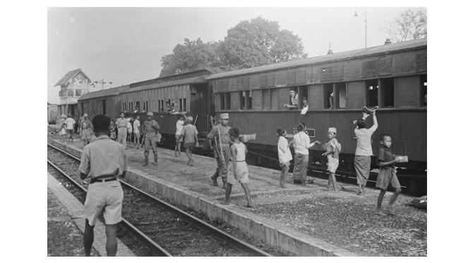 Orang Indonesia Saat Perang Kemerdekaan (sumber:  spaarnestad/hugowilmar)