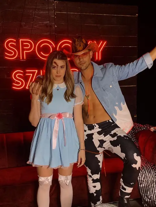 Berbagai momen pun telah mereka rayakan bersama, seperti ulang tahun dan Halloween. (Foto: Instagram/@taylorlautner)