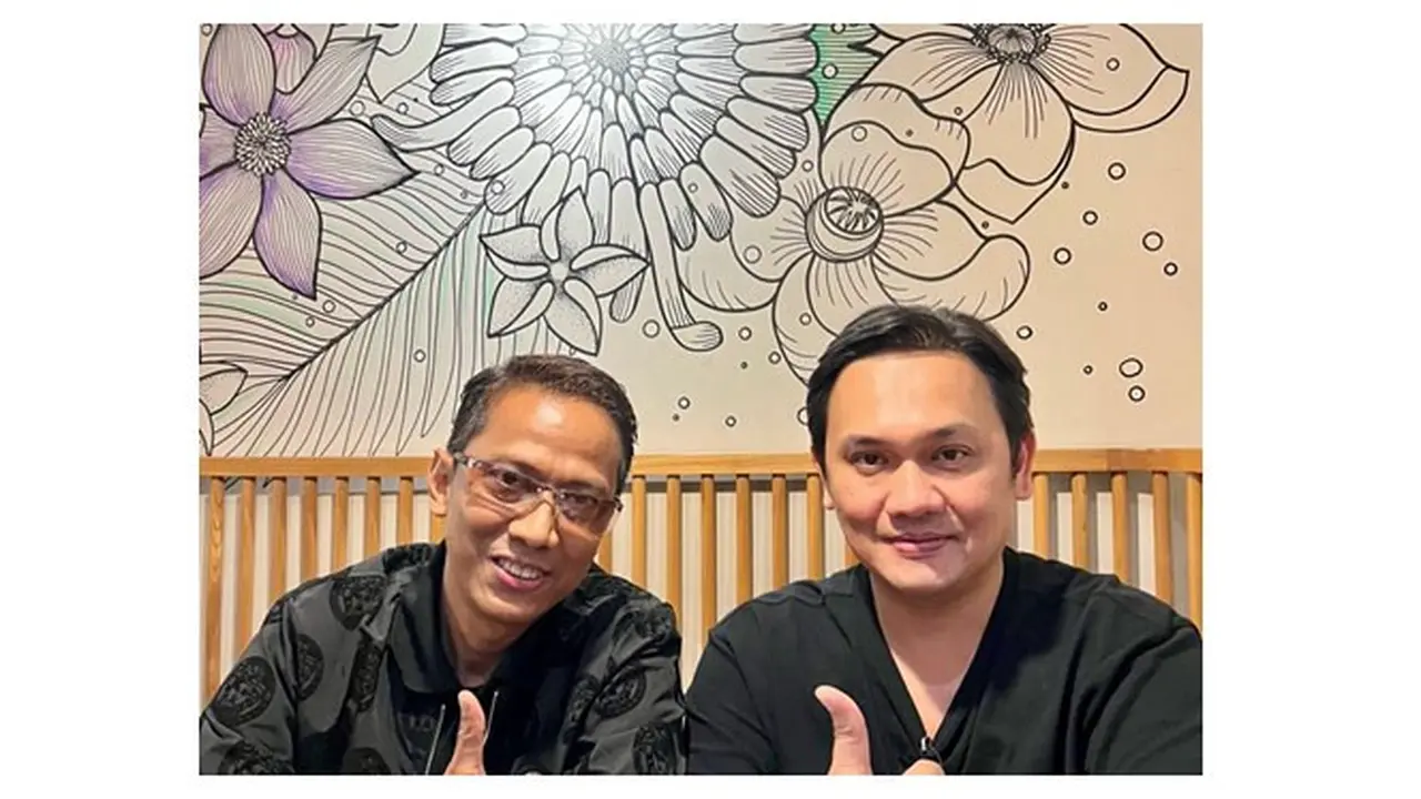 6 Potret Terbaru Farhat Abbas, Jadi Kuasa Hukum Mayang Atas Kasus Skincare