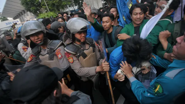 Datangi Gedung DPR RI, Mahasiswa Tolak Pidato Presiden Jokowi