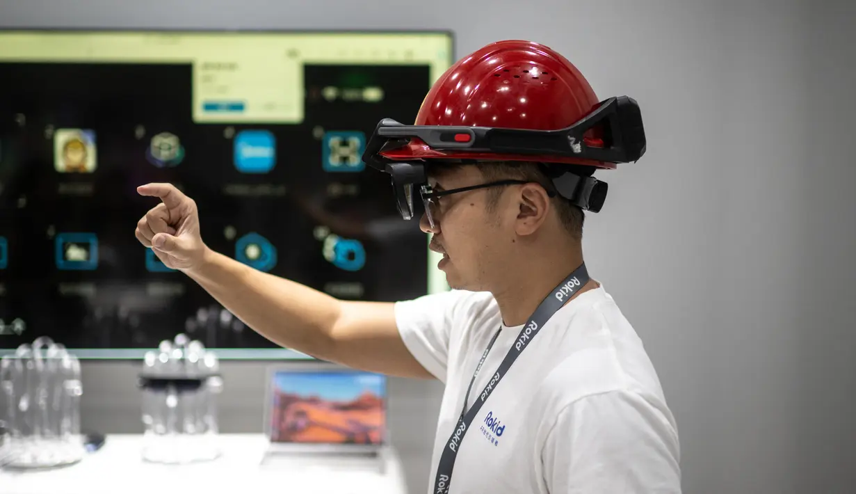 Mulai dari alat penghancur serangga yang otonom hingga pianis android dan truk es krim tanpa pengemudi, mesin menguasai dunia -- setidaknya di Asian Games China. (Philip FONG / AFP)