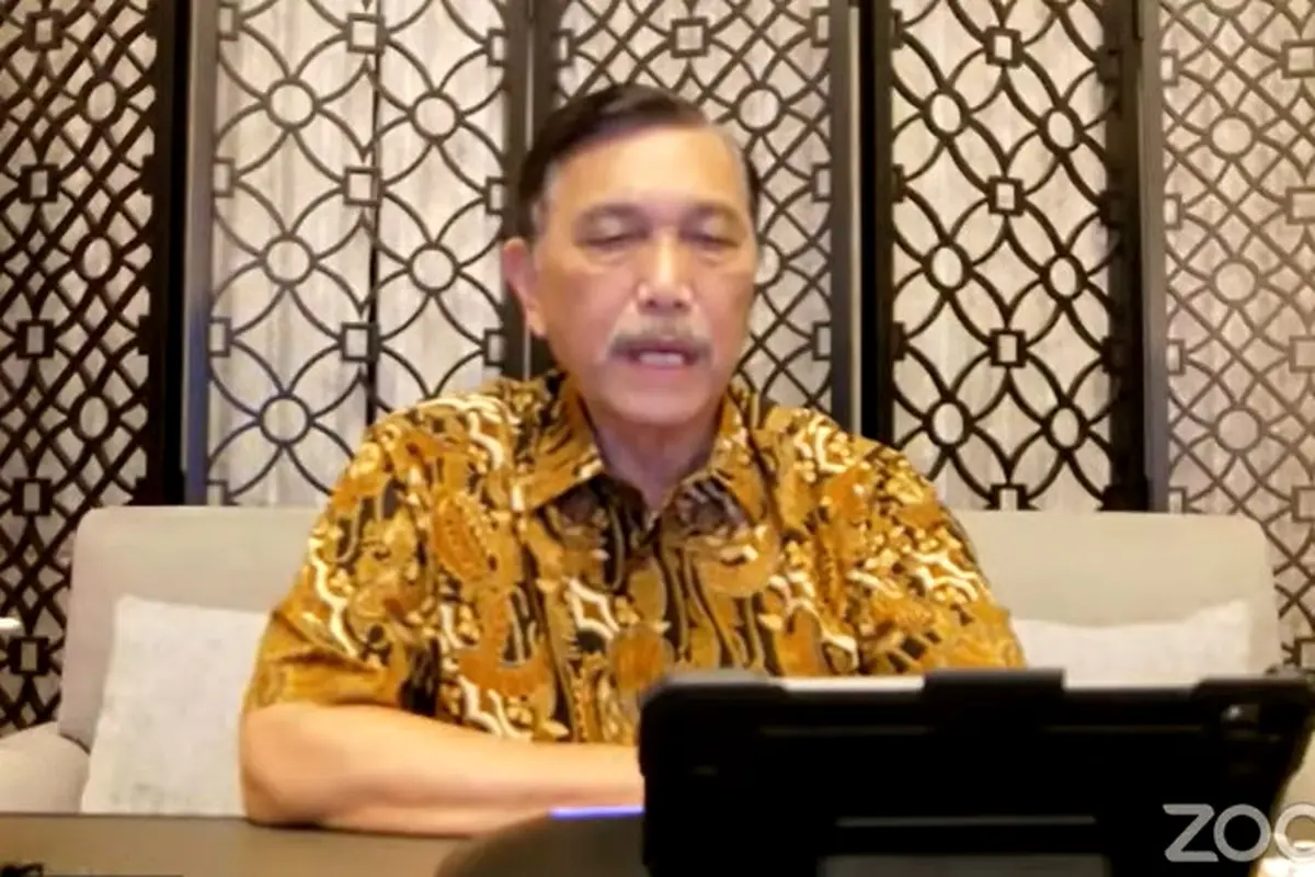 Menko Kemaritiman dan Investasi Luhut Binsar Pandjaitan saat konferensi pers evaluasi perpanjangan PPKM level.