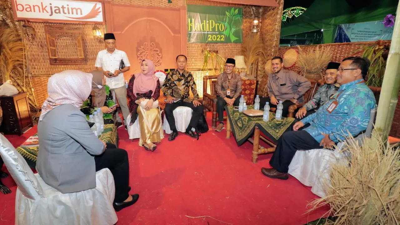 Wali Kota Probolinggo Habib Hadi Zainal Abidin memberikan arahan kepada pelaku UMKM tentang bahaya pinjol ilegal (Istimewa)