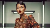 6 Model Batik Wanita Vintage Terbaru 2025, Inspirasi Gaya Klasik dan Modern