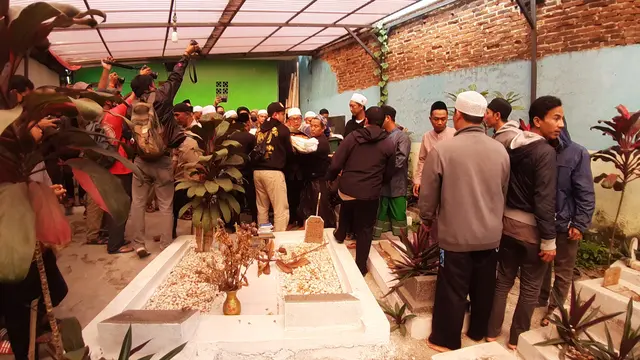 Suasana Rumah Duka Bobotoh yang Meninggal Dunia
