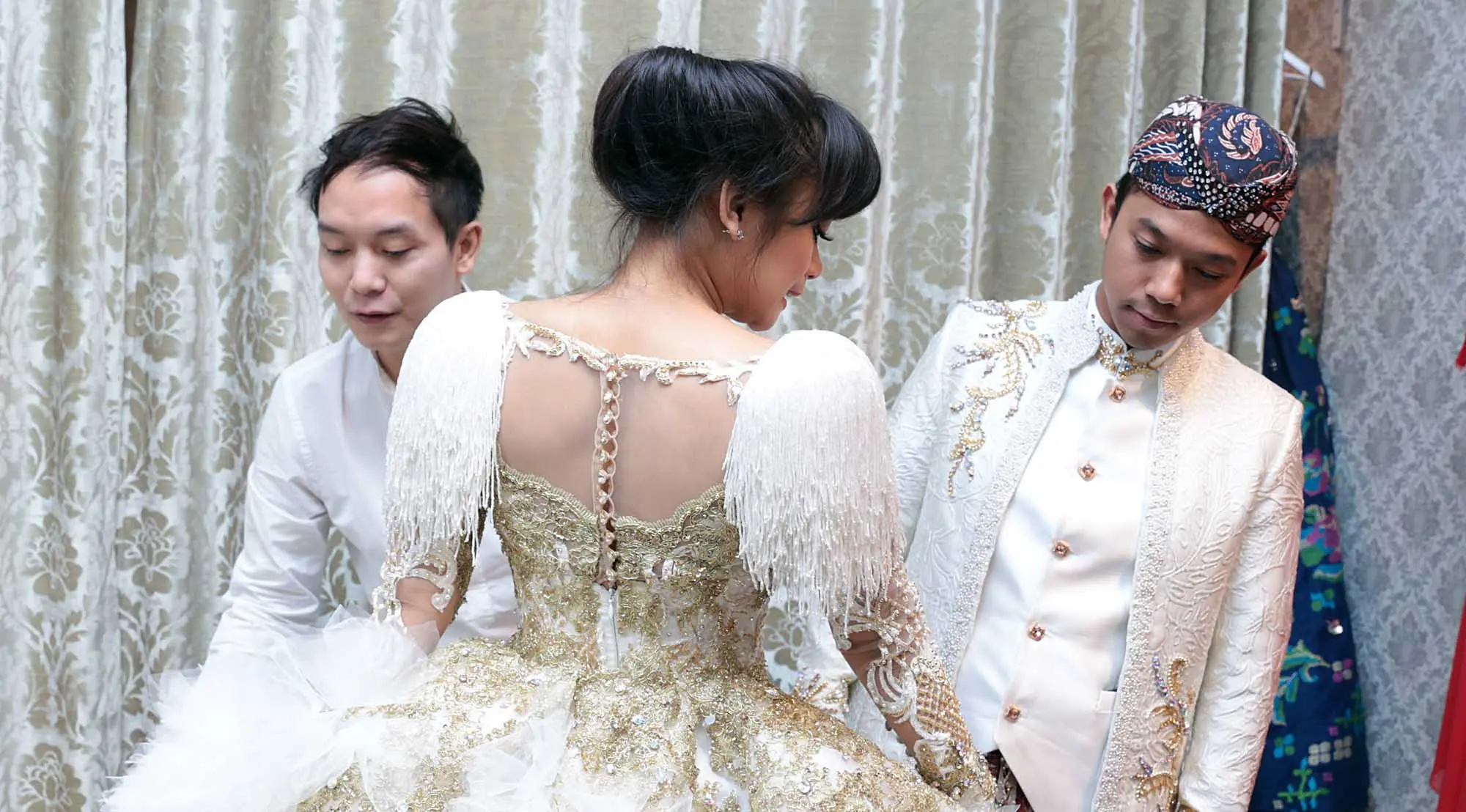 Sheza Idris Fitting baju Nikah (Deki Prayoga/bintang.com)