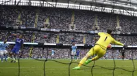 Fernandinho cetak gol ketiga untuk Manchester City ( Reuters / Andrew Yates Livepic )