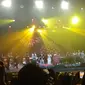 Seluruh pengisi acara Konser Jejak Candra Darusman menyanyikan lagu-lagu sang maestro pada konser tersebut.