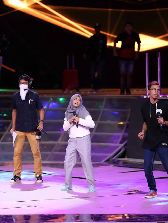 "Jadi kayak nanyi gitu. Ada lagunya Teletubies, theme song AFI, yang menunggu puncak. Terus lagu Meteor Garden, Upstair, banyak deh," tandas Arafah Rianti. (Nurwahyunan/Bintang.com)