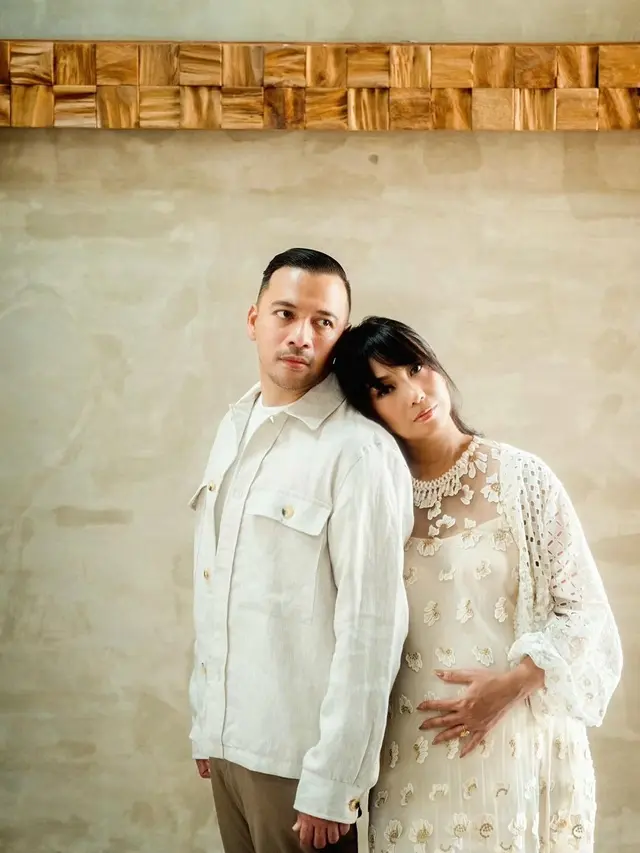 Nola Be3 merilis single baru "Hati." (Foto: Instagram @riafinola)