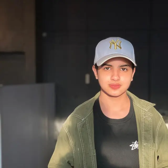 6 Potret Terbaru Artis Cilik Suheil Fahmi 'Tangan-Tangan Mungil', Makin Dewasa