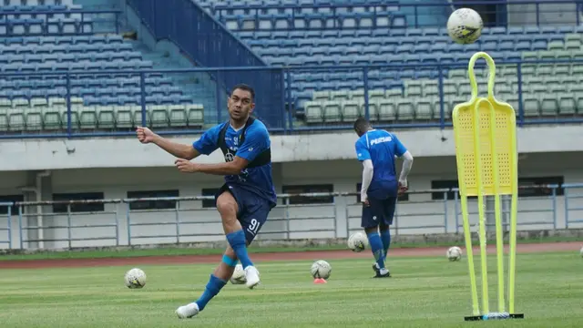 Omid Nazari
