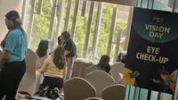 Dokter Spesialis Mata Anak, dr. Indah Saraswati, BMEDSC(Hons), Sp.M, menjelaskan faktor genetik yang dapat meningkatkan risiko miopia pada anak, meski ukuran minus orang tua tidak selalu sama. (Foto: Aditya Eka Prawira/Liputan6.com)