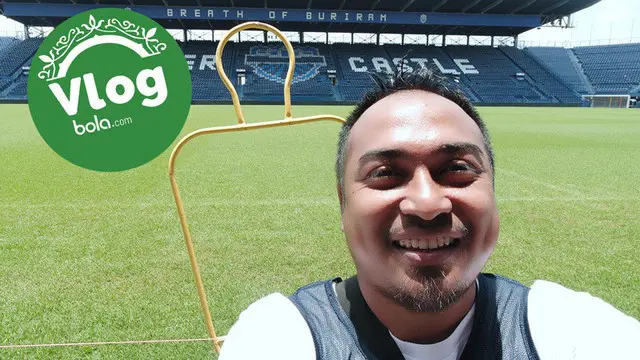 Berita video jurnalis Bola.com, Muhammad Wirawan Kusuma, saat berkunjung ke stadion yang menjadi markas dari klub Thailand, Buriram United. 
