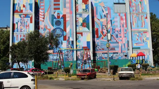 6 Karya Mural Dinding di Tengah Kota Ini Unik, Manjakan Mata