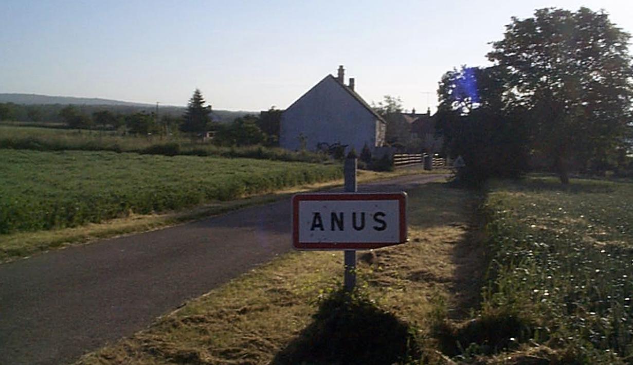 Meski namanya terdengar jorok, tapi kota kecil di Perancis ini mempunyai pemandangan yang indah dan romantis. (uncyclopedia.wikia.com)