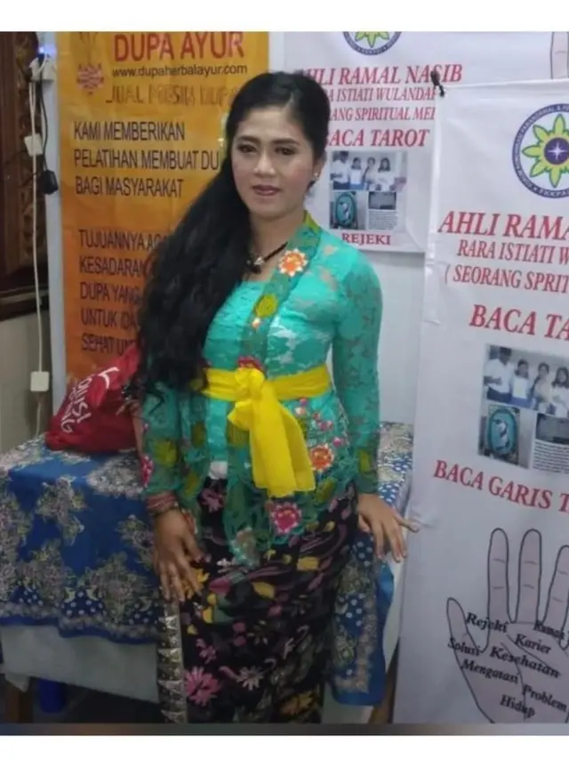 6 Potret Rara Istiati Wulandari, Pawang Hujan di Sirkuit Mandalika yang Jadi Sorotan