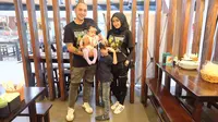 Richa Novisha dan Gary Iskak   bersama kedua anaknya (Dok. Pribadi)