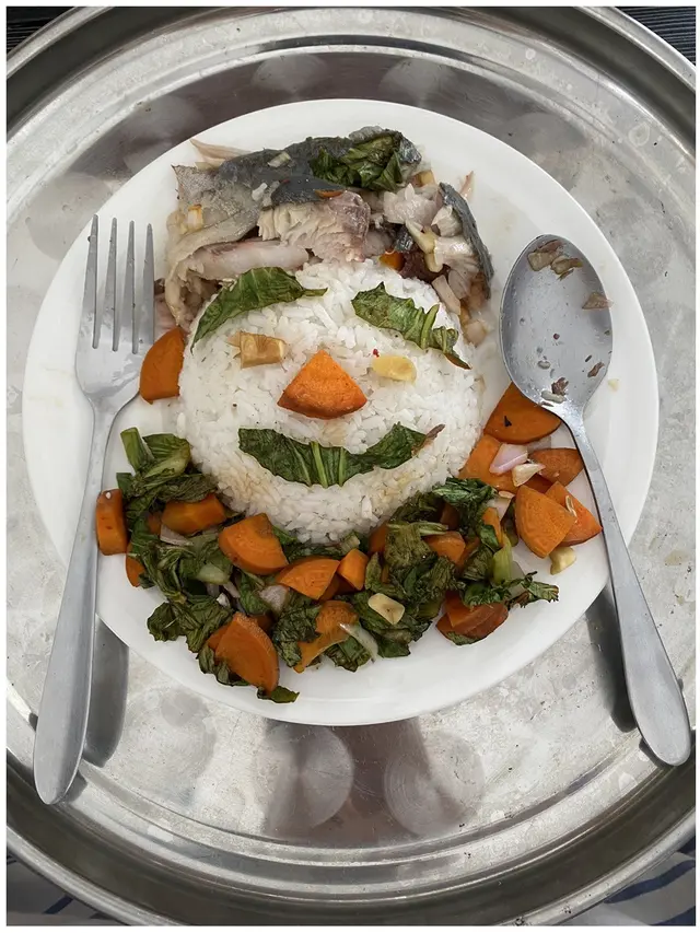 Suami Ini Bikin Makanan Lucu Buat Istri yang Baru Melahirkan, 6 Potretnya Kocak