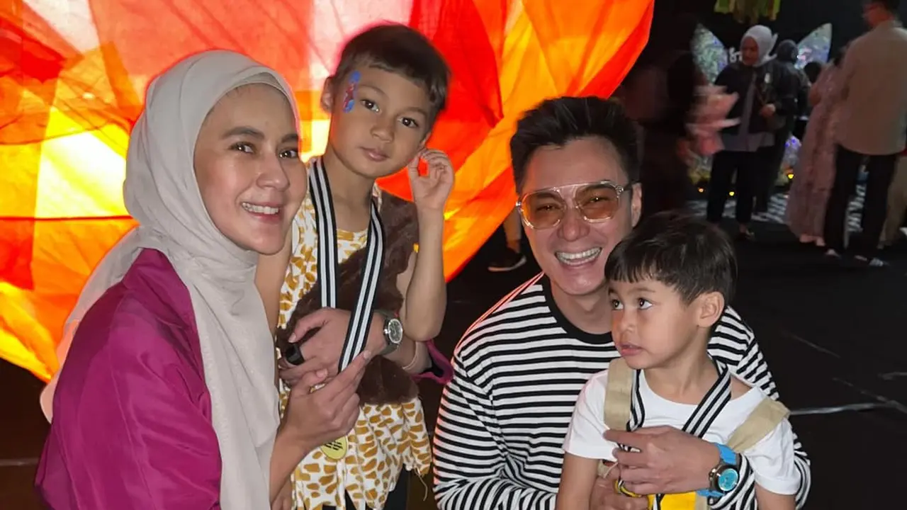 Gaya Kompak Paula Verhoeven dan Baim Wong Hadiri Acara Kelulusan Anak