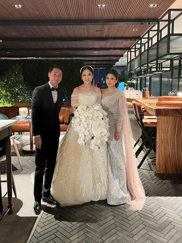 6 Potret Kevin Sanjaya dan Valencia Tanoe di Pernikahan Jessica Tanoe, Tampil Serasi