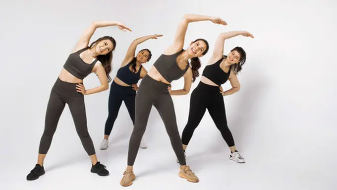 Kim and Ally menjadi brand lokal yang menyediakan pakaian olahraga ramah lingkungan terbuat dari sampah plastik botol/dok. Kin + Ally