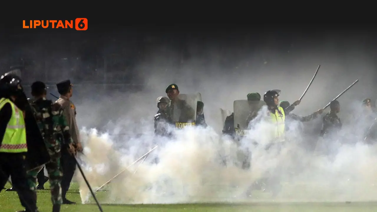 Banner Infografis Pembentukan TGIPF dan Penyidikan Tragedi Kanjuruhan. (Sumber Foto: AP Photo/Yudha Prabowo)