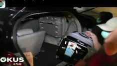 Setelah empat jam melakukan penggeledehan, Tim Penyidik KPK akhirnya keluar dan membawa barang bukti.