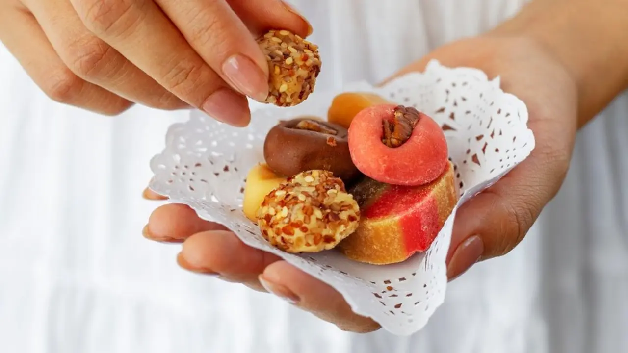 Tips makan kue lebaran (Foto: freepik)