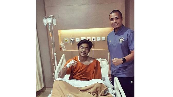 Cedera Panjang, Ini 5 Potret Terbaru Ernando Ari Kiper Persebaya Surabaya (sumber: Instagram.com/fotbal_update)