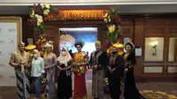 pameran pernikahan bertajuk Pahargyan (Perayaan) Adat Budaya Busana Nusantara pada 13 hingga 14 November 2021 di Surabaya.