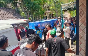 Jenazah Korban Kapal Virgo 8 Tiba di Tulungagung, 3 Warga Masih Hilang