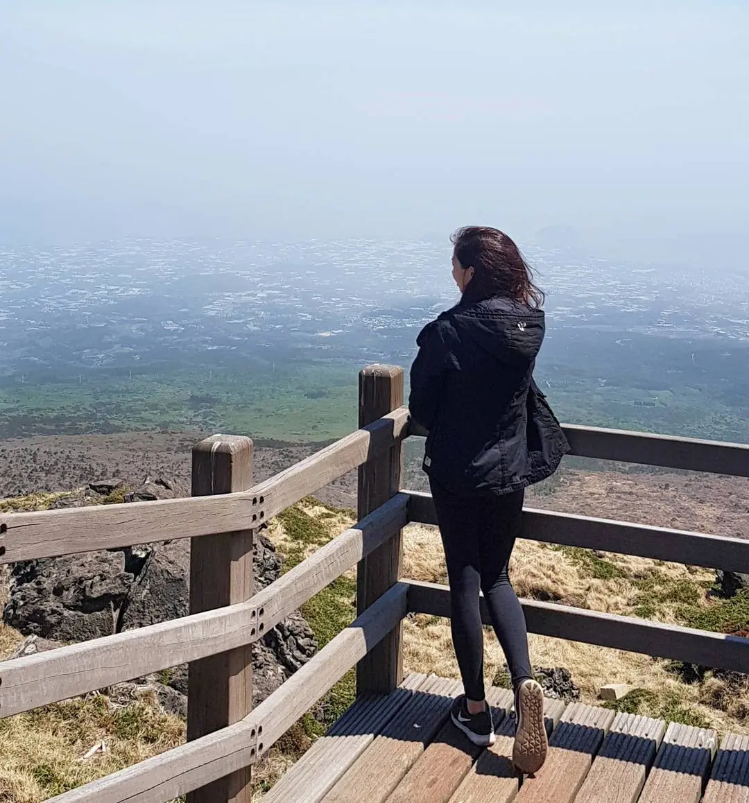 Gunung Hallasan, Pulau Jeju, Korea Selatan. (Sumber Foto: littlereddotters/Instagram)