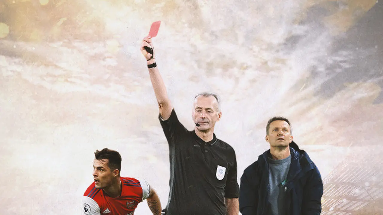 Ilustrasi - Wasit EPL Keluarin Kartu Merah Diapit Jesse Marsch, Granit Xhaka