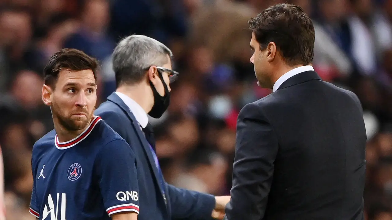 Foto: Ngambek Saat Diganti pada Laga PSG Kontra Lyon, Lionel Messi Enggan Jabat Tangan Mauricio Pochettino