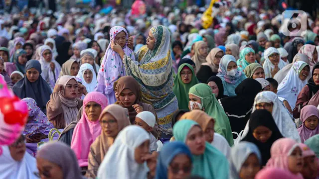 Ribuan Umat Islam Salat Idul Fitri 1445 H di Jatinegara