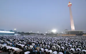 Doa Enam Agama Bergema di Monas, 100 Ribu Jemaah Hadir