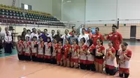 Wakil Presiden Jusuf Kalla meninjau persiapan Timnas Putri Indonesia untuk SEA Games 2017 Kuala Lumpur di Padepokan Bola Voli, Sentul, Bogor, Selasa (18/7/2017). (Liputan6.com/Putu Merta Surya Putra)